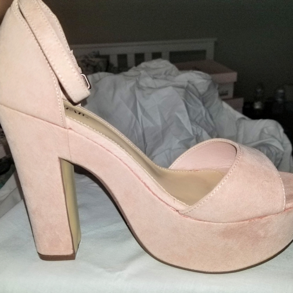 10WW Blush High Heels